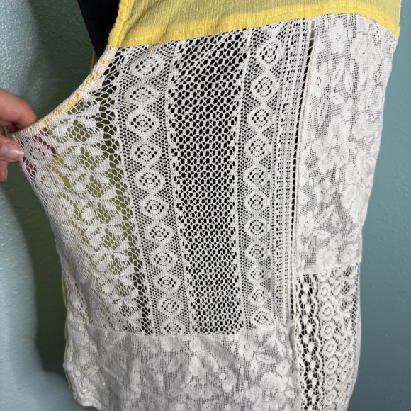 True Freedom Juniors Yellow White Blouse Tank Top Shirt - Picture 5 of 10